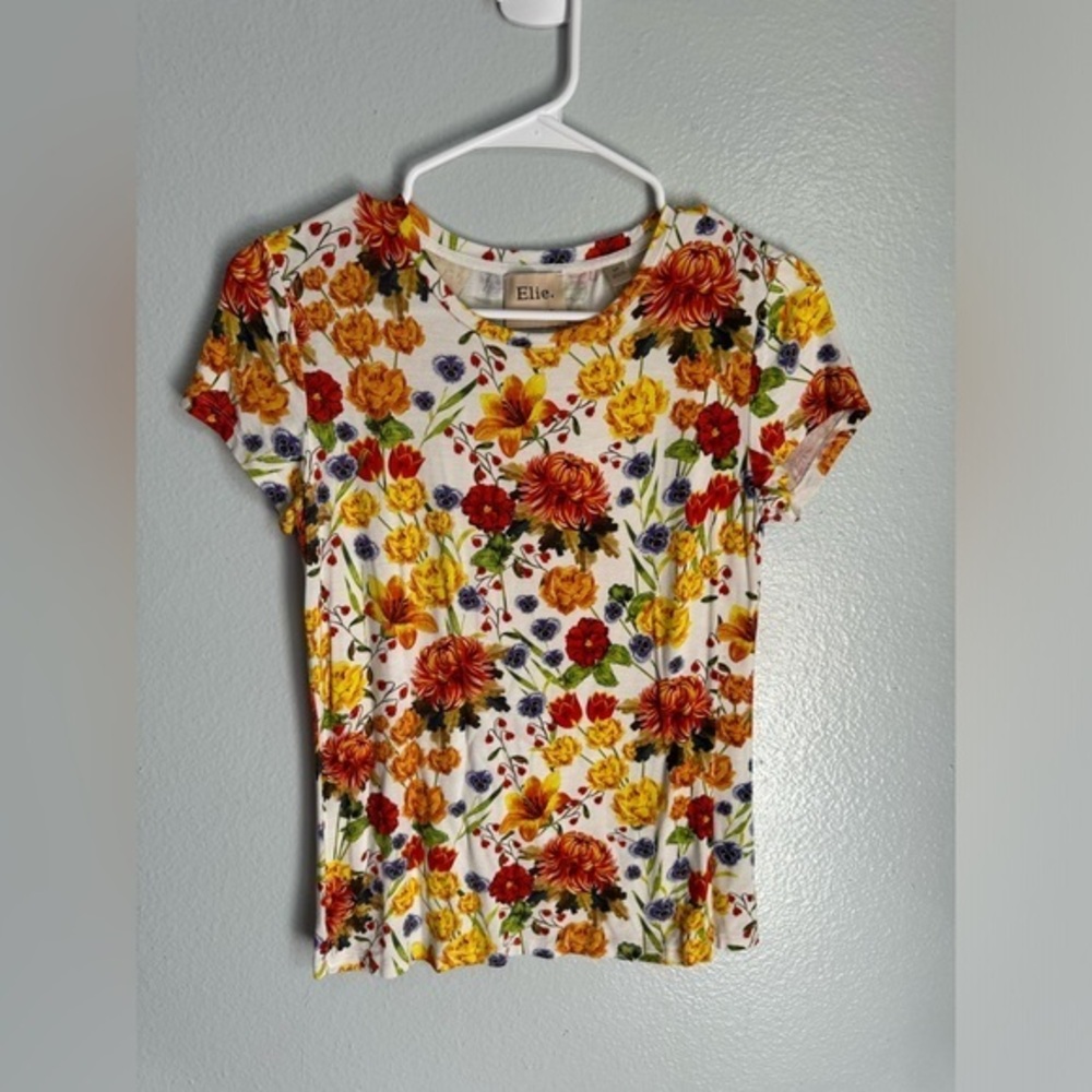 Elie. Tahari Floral Tshirt Size Small